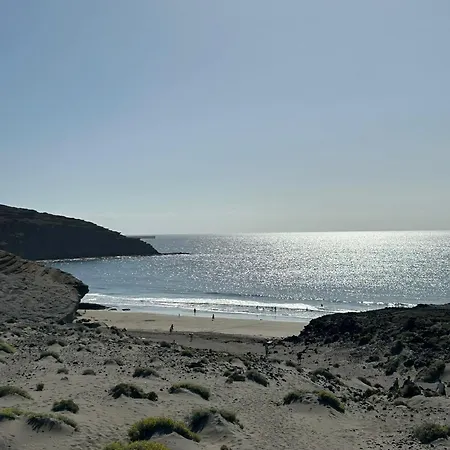 Nyaraló Oceanfront Oasis By The Sands In *
