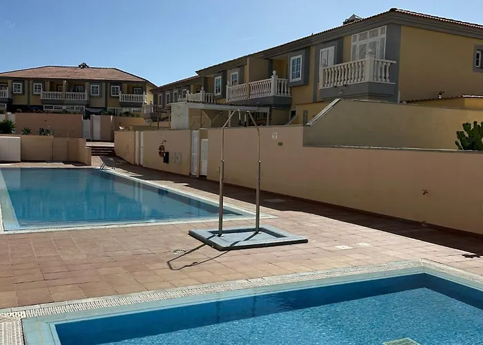 Дом отдыха Oceanfront Oasis By The Sands In